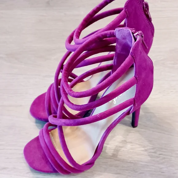 Quipid Women's Purple High Heeled Strappy Sandals Purple Plum Size 8 NEW - Picture 3 of 8